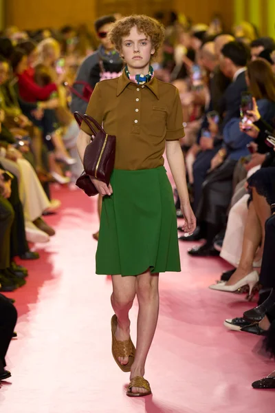 Look 43